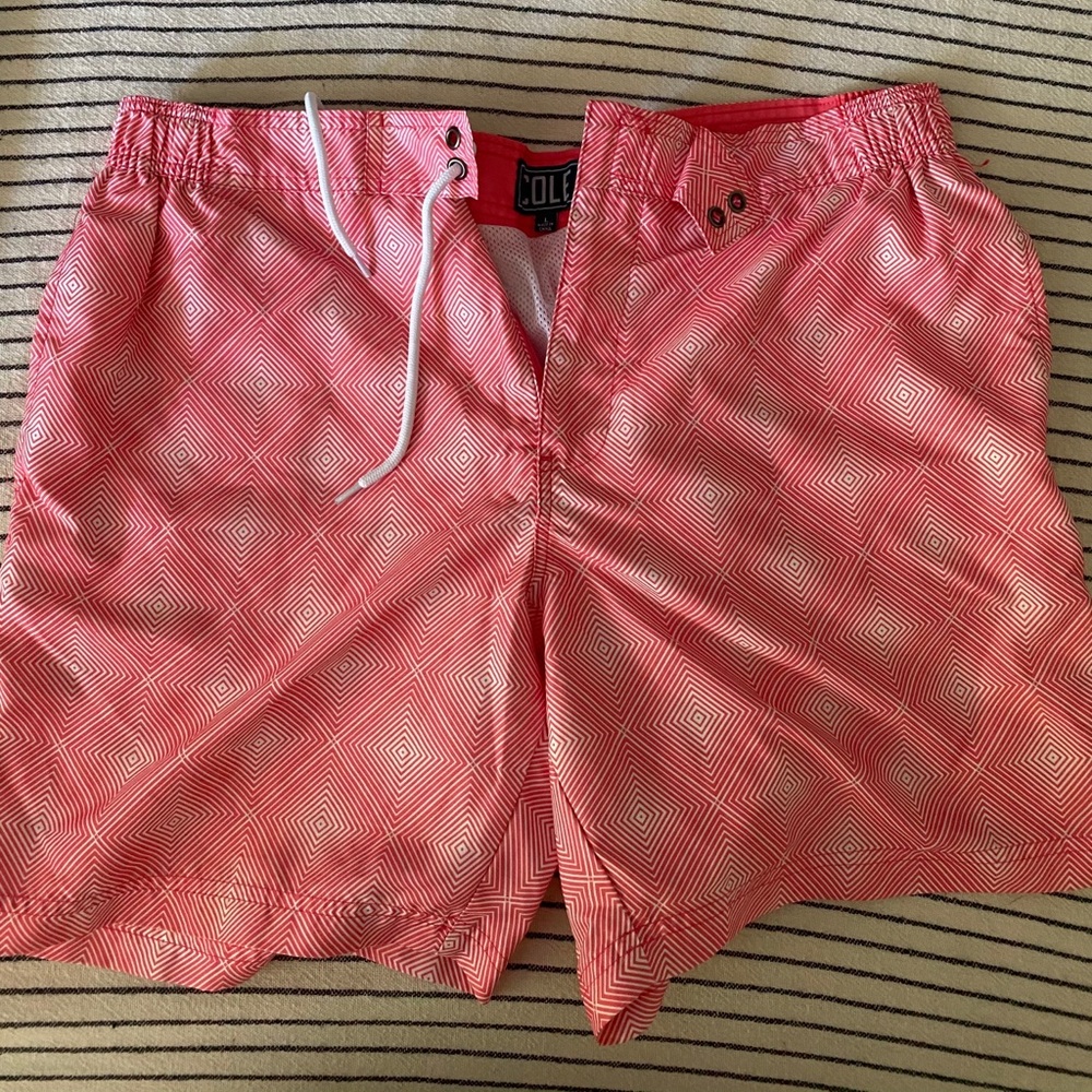 Men’s swim trunks
